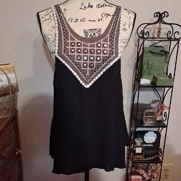 UMGEE Embroidered Boho Black Sleeveless Top Size Large - Picture 1 of 11